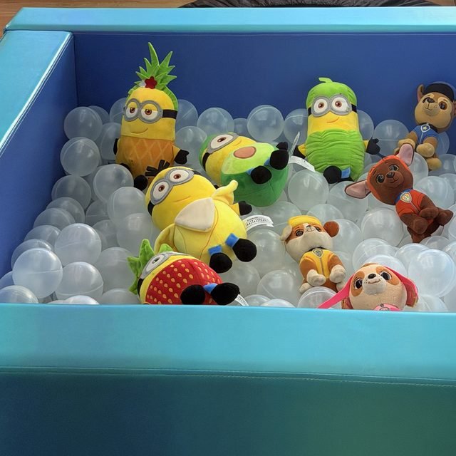 Piscina de bolinhas usada nas atividades de integração sensorial